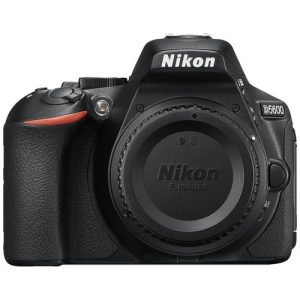 Foto principale Kit Fotocamera Reflex Nikon D5600 Black + Obiettivo AF-S 18-140mm VR – Prodotto in Italiano