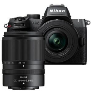 Foto principale Kit Fotocamera Mirrorless Nikon Z50 II + Obiettivo NIKKOR Z DX 18-140mm f/3.5-6.3 VR – Prodotto in Italiano