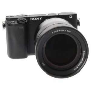 Foto principale Kit Fotocamera Mirrorless Sony Alpha A6400 + Obiettivo 18-105mm F/4 – Prodotto in Italiano
