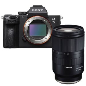 Foto principale Kit Fotocamera Mirrorless Sony Alpha A7 III + Obiettivo Tamron 28-75mm F/2.8 G2 – Prodotto in Italiano